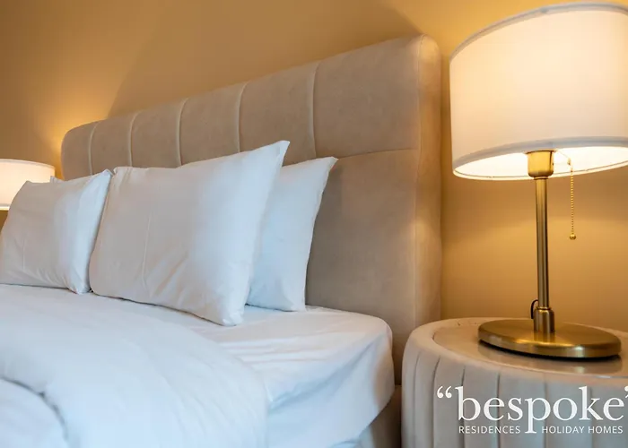 Bespoke Holiday Homes - Palm Jumeirah -2 Bedroom Sea View With Beach Access, Balqis